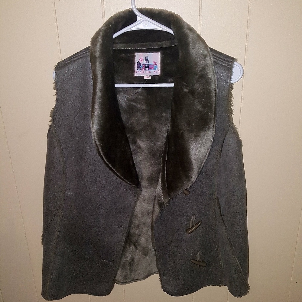 Grey faux fur boutique vest